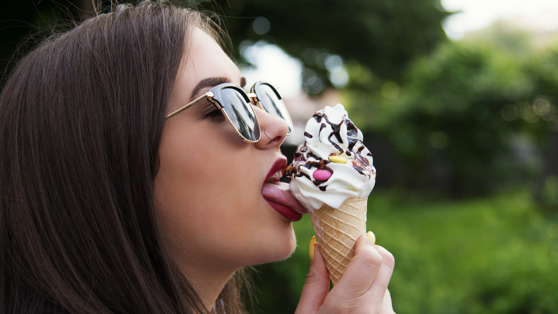 Why Do My Teeth Hurt When I Eat Something Cold?