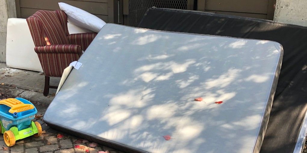 How to Get Rid of Old Mattresses in Vancouver