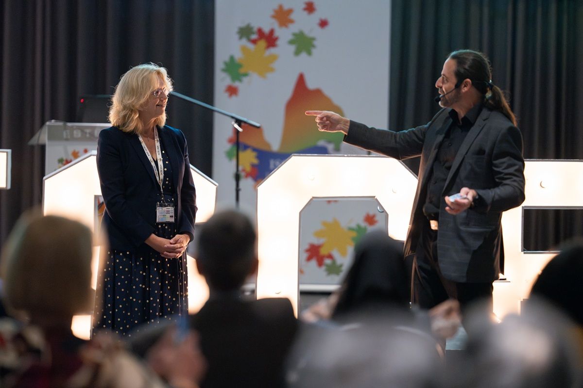 What Is Mentalism? What It Looks Like at a Live Event