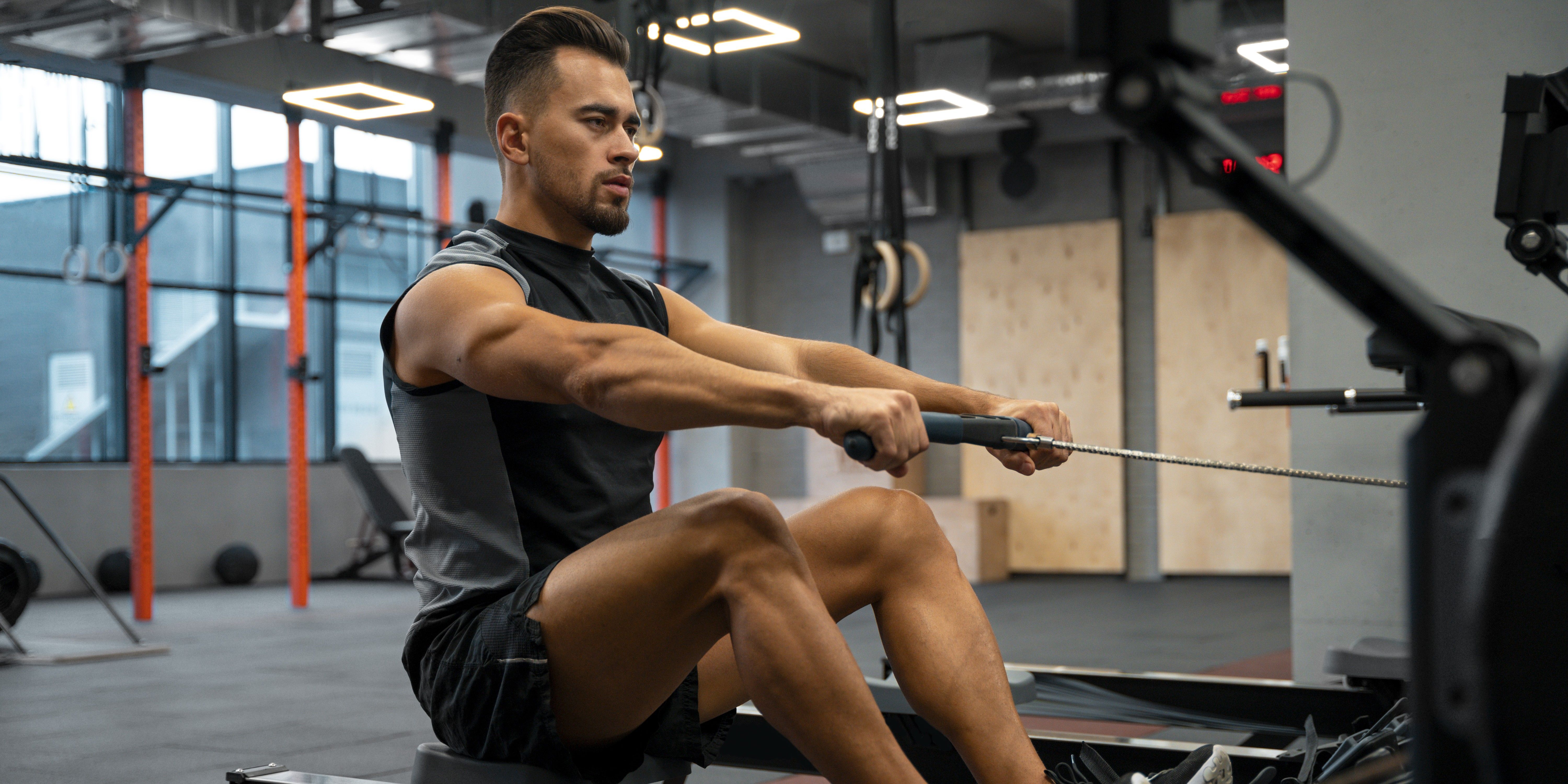 Functional Training vs Bodybuilding: Which One Actually Builds an Athletic Body?
