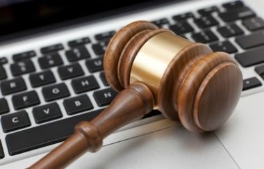 Другий апеляційний адміністративний суд ( 4.08.26) залишив у силі рішення суду першої інстанції про відмову у задоволенні позову  про тимчасове обмеження у праві керування транспортними засобами під час мобілізації, на строк до виконання або відкликання ви