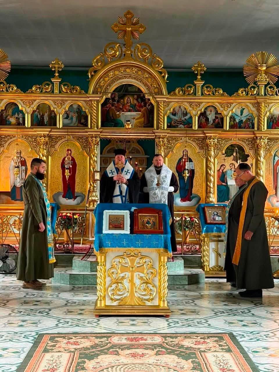 Єпископ Варсонофій помолився на передовій за Україну та нагородив військових Церковними відзнаками 