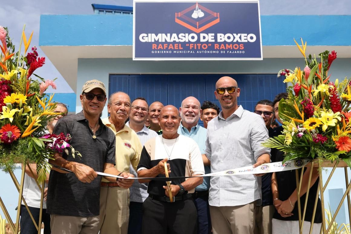 Alcalde de Fajardo reinaugura gimnasio Rafael “Fito” Ramos tras inversión de $279 mil