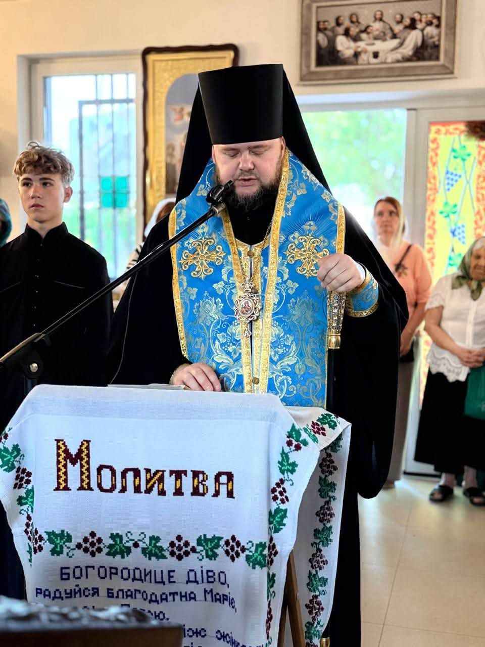 Архієрей очолив вечірнє Богослужіння з читанням акафісту перед іконою Богоматері 