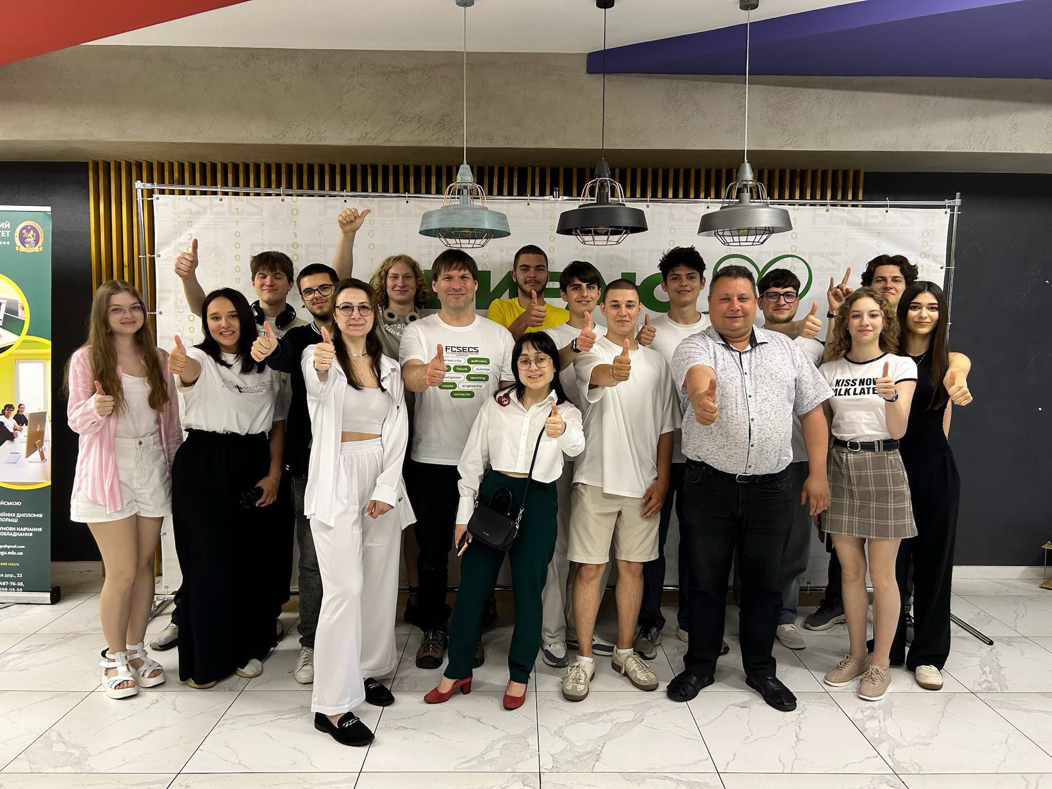 🚗🤖 Здобувачі факультету кібербезпеки, програмної інженерії та комп’ютерних наук зустрілися з міжнародним експертом у сфері ШІ / Students met with an international AI expert