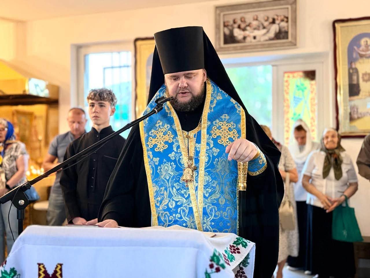 Архієрей очолив вечірню службу з читанням акафісту перед іконою Божої Матері 