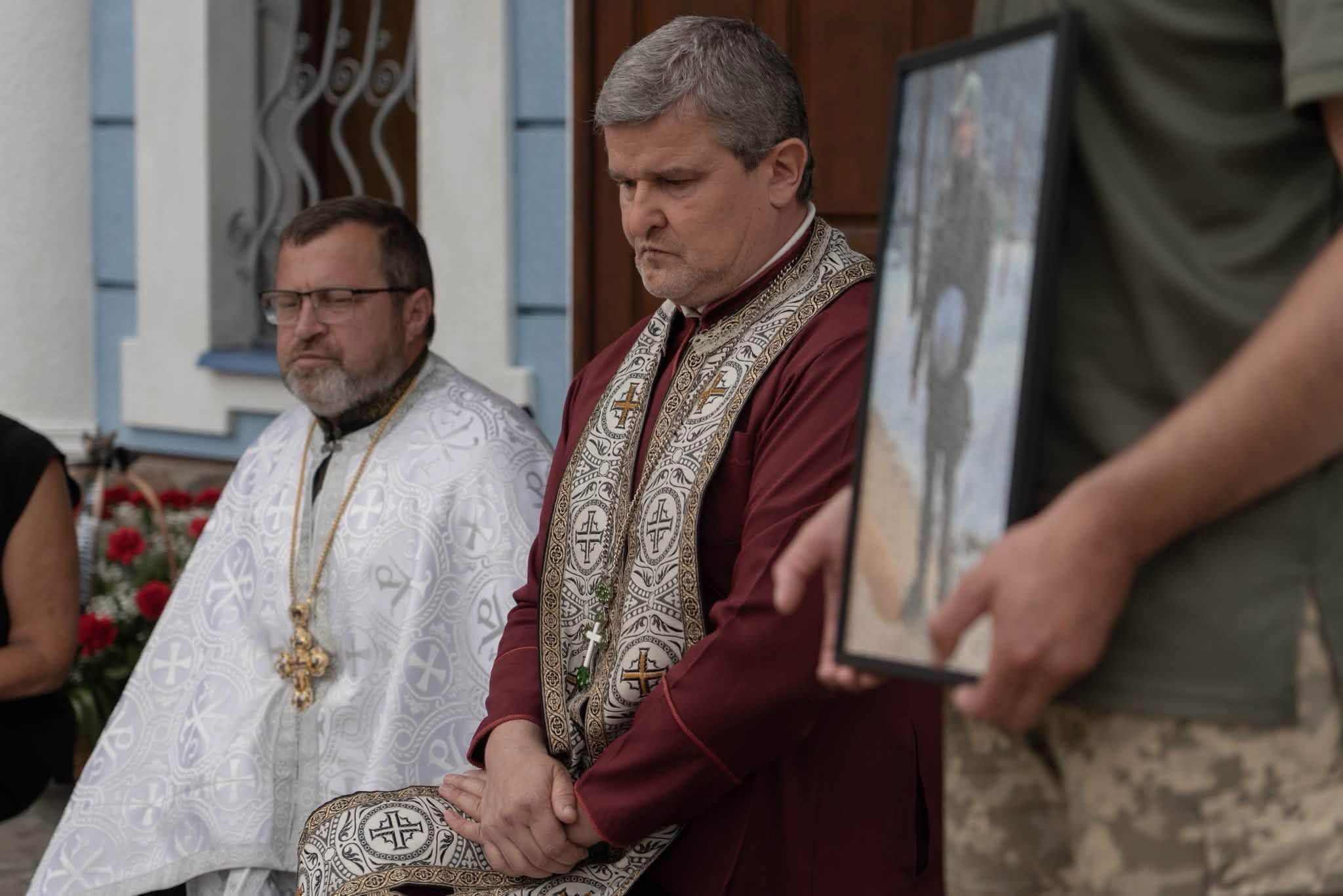 У Мукачеві попрощалися з полеглим Героєм України Русланом Фотулом