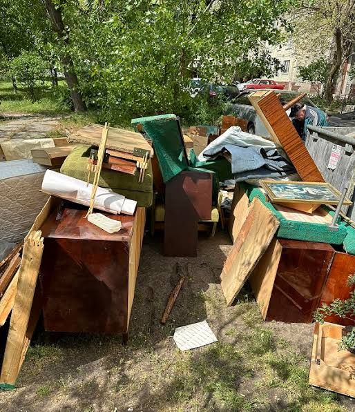 Старі меблі у Крюківщині: як звільнити будинок перед продажем