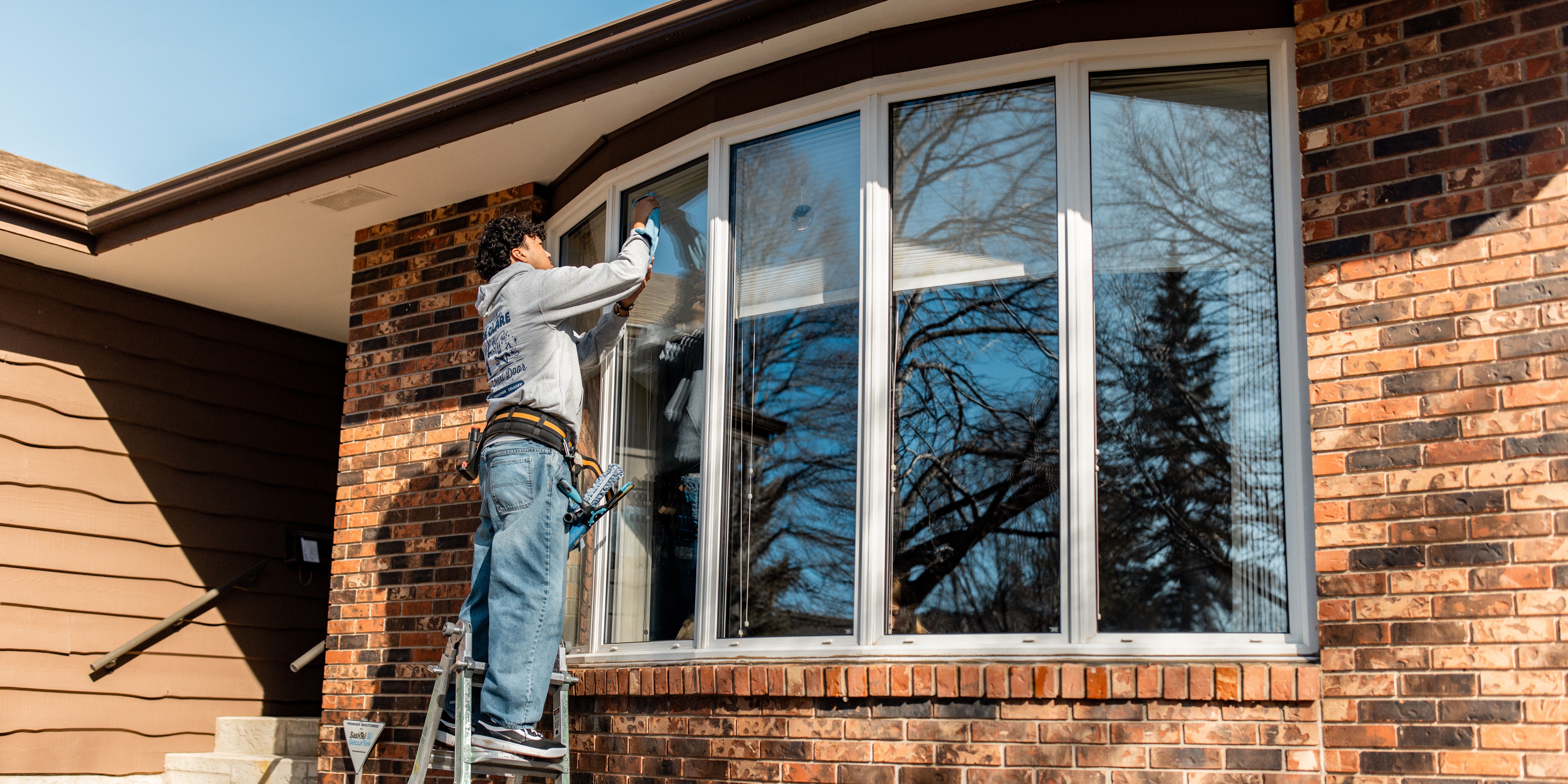 Window Cleaning Before Winter: Why September Is the Ideal Time