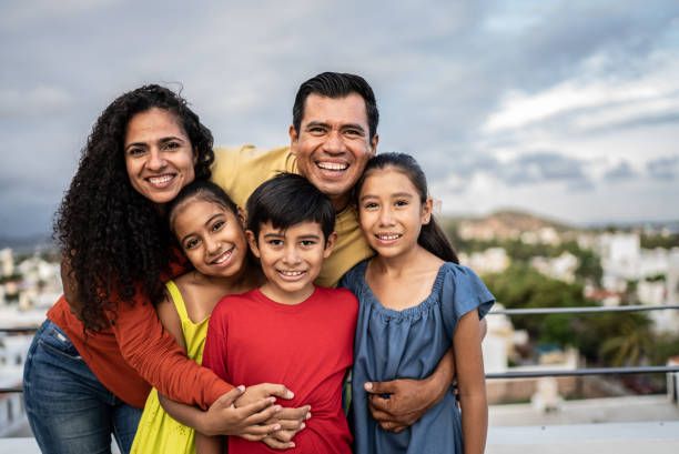 Petición de Inmigración Basada en la Familia: Lo que Debe Saber sobre el Formulario I-130