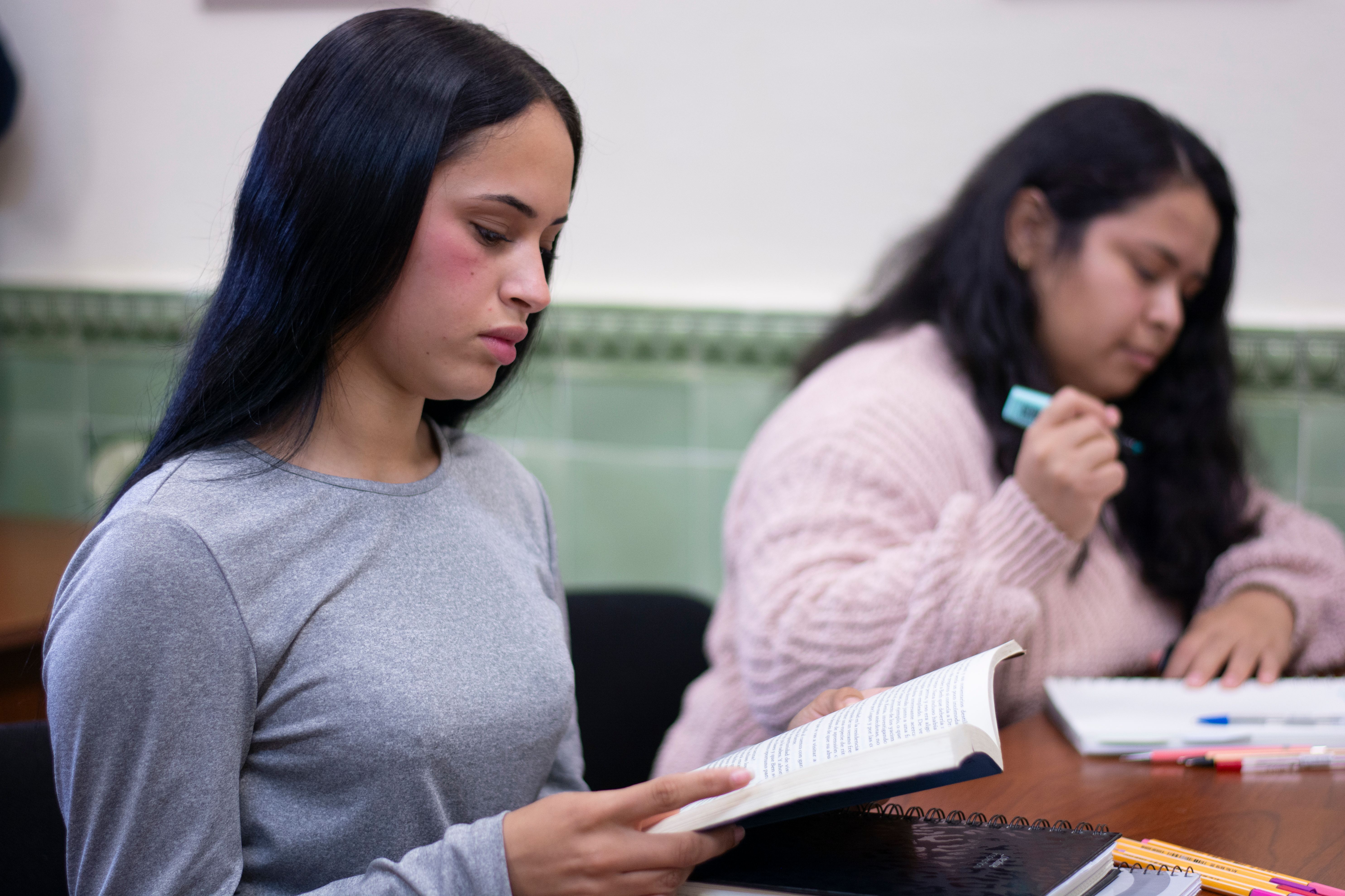 ¿Regresas a Clases? Esto es lo que Todo Estudiante Internacional Debe Saber Sobre las Visas F-1