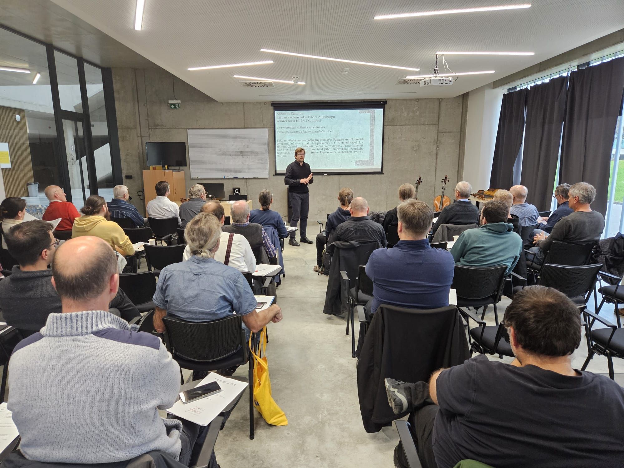 Houslařská konference jako místo setkávání