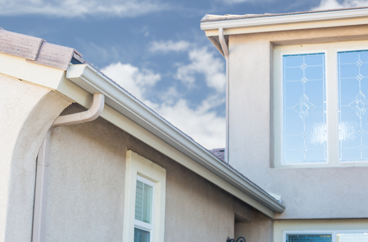 How Falling Leaves Impact Eavestroughs and Metal Roof Drainage Systems