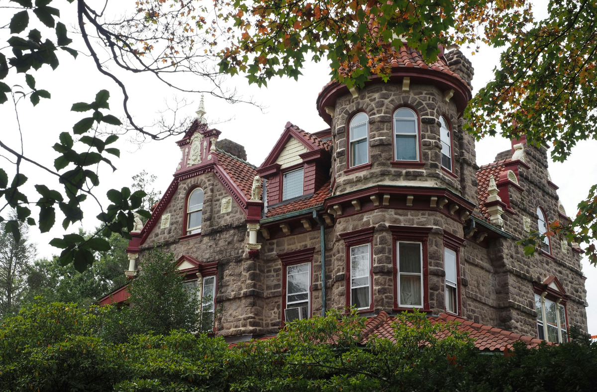 Balancing Modern Functionality With Historic Preservation in Renovation Projects