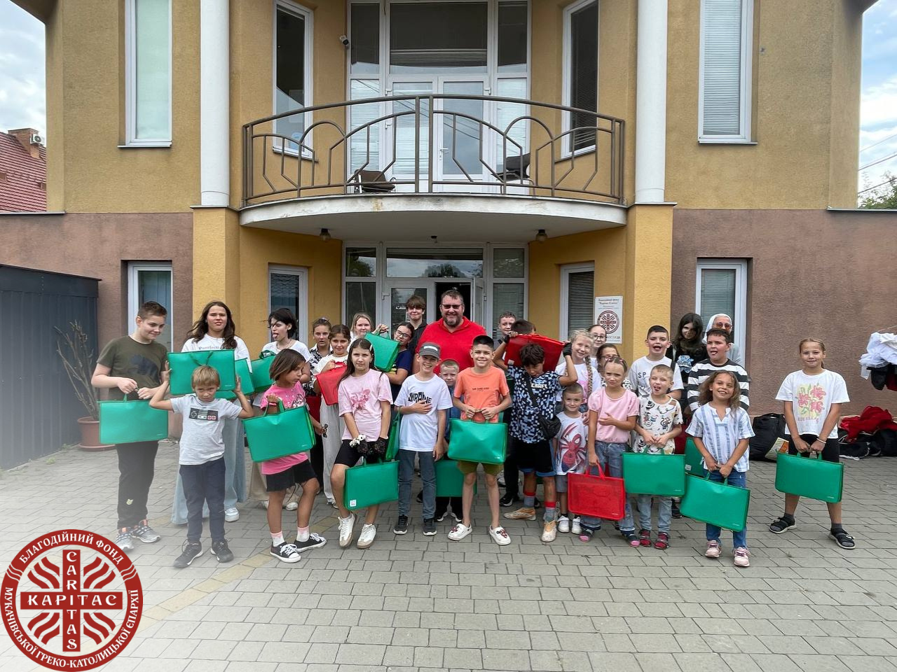 СОЦІАЛЬНА АКЦІЯ «ПРИВІТ, ШКОЛО!» 🎒📚 | SOCIAL CAMPAIGN “HELLO, SCHOOL!” 🎒📚