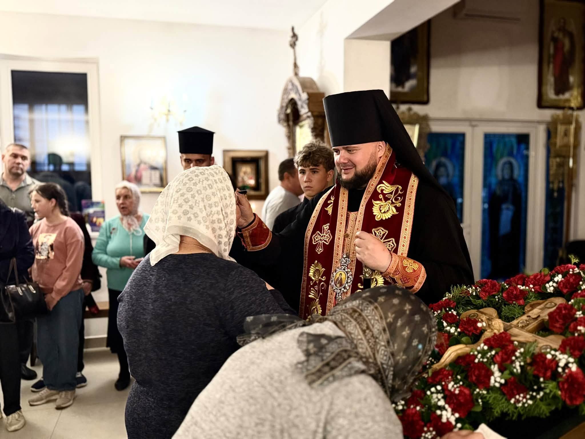 Архієрей очолив вечірнє Богослужіння з читанням акафісту Животворчому Хресту Господньому
