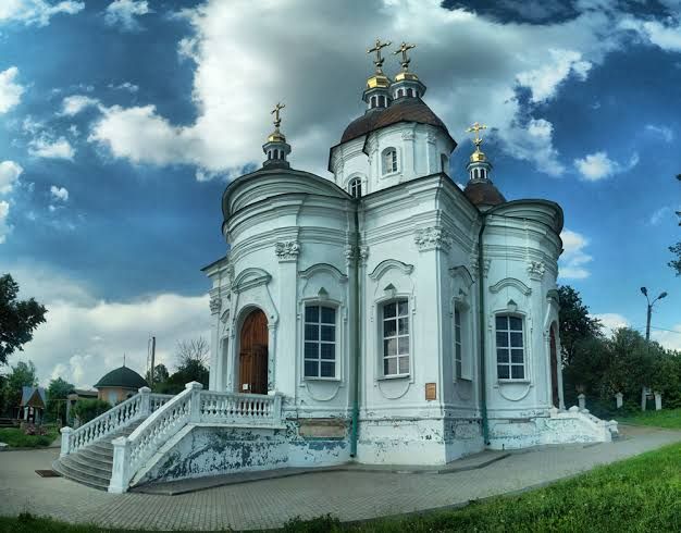 Старий гараж у Василькові: як звільнити приміщення від металу, меблів і мотлоху