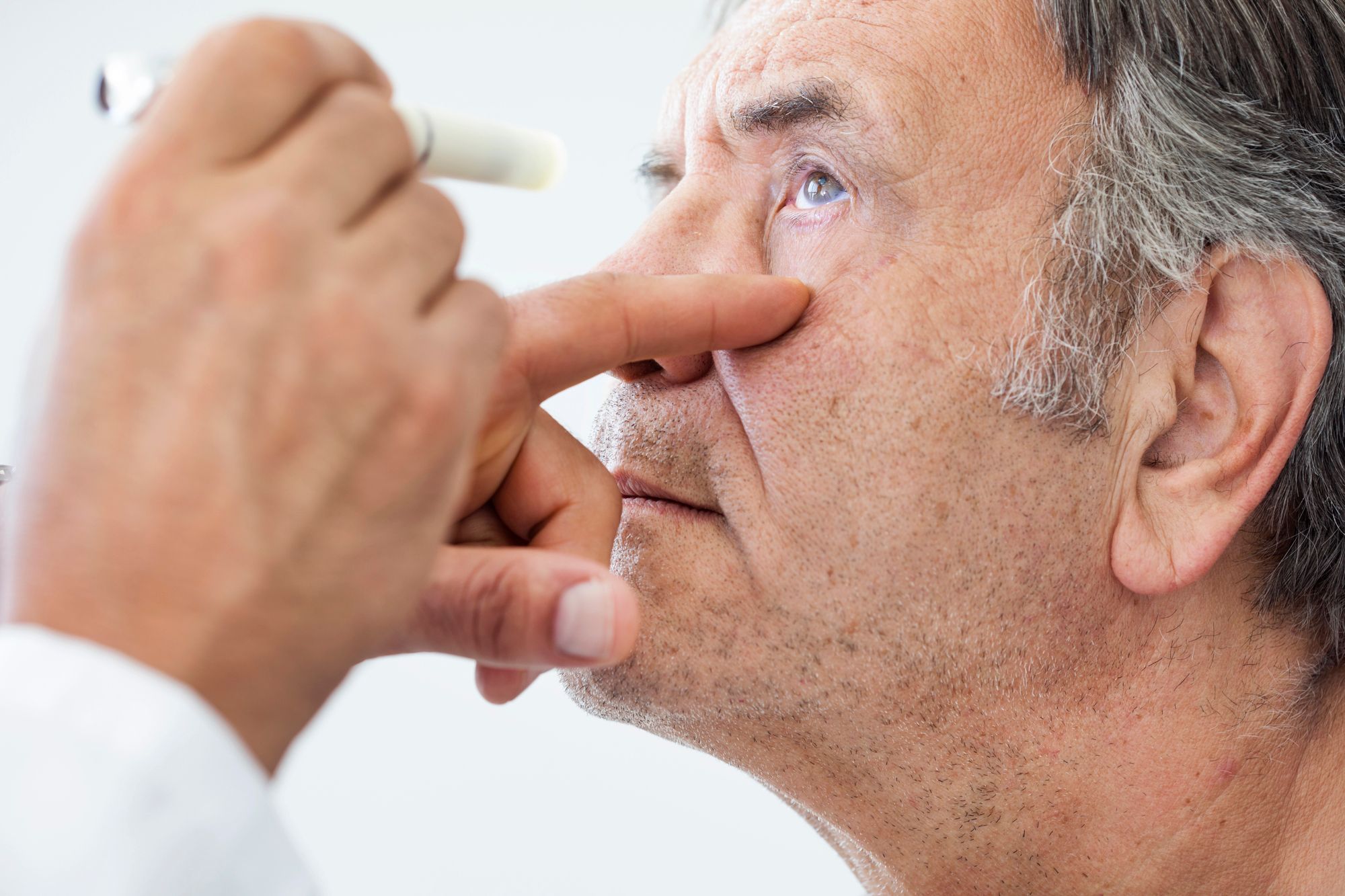 Age-Related Macular Degeneration: Understanding the Condition, Symptoms, and Treatment