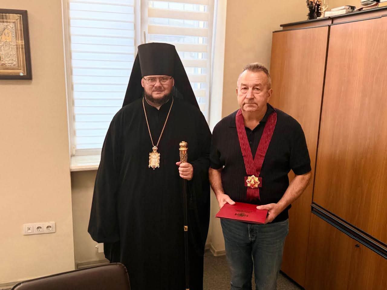 Єпископ Варсонофій нагородив директора ТОВ 