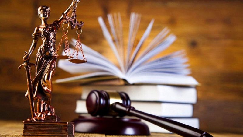 РІВНЕНСЬКИЙ ОКРУЖНИЙ АДМІНІСТРАТИВНИЙ СУД (08 вересня 2026 року) вказав, що не має різниці, хто приймав рішення про непридатність чоловіка до військової служби – Лікарсько –експертна комісія чи ВЛК, ключовим є факт запису про виключення  (навіть у 2020 роц